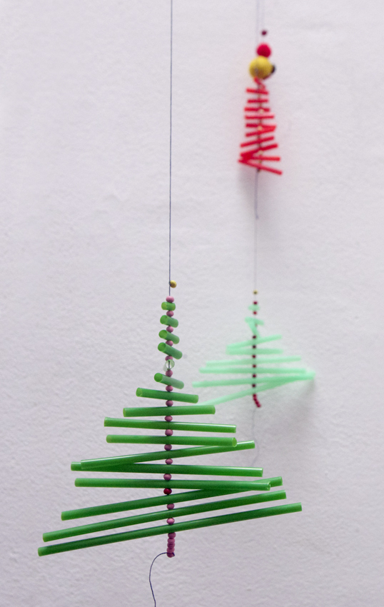 tanne deko weihnachten strohhalm kinder basteln pajita árbol de navidad deco niños manualidad straw christmas tree deco children craft