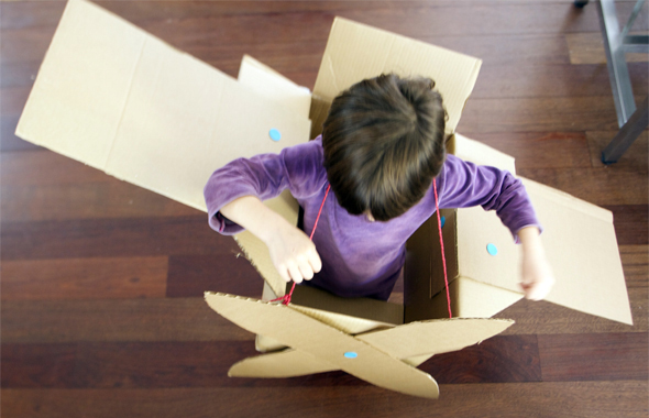 cartón cardboard karton flugzeug avion airplane kids niños kinder jugar play spielen 2
