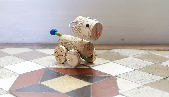 Little cork dog / Perrito de corcho / Kleiner Korkhund